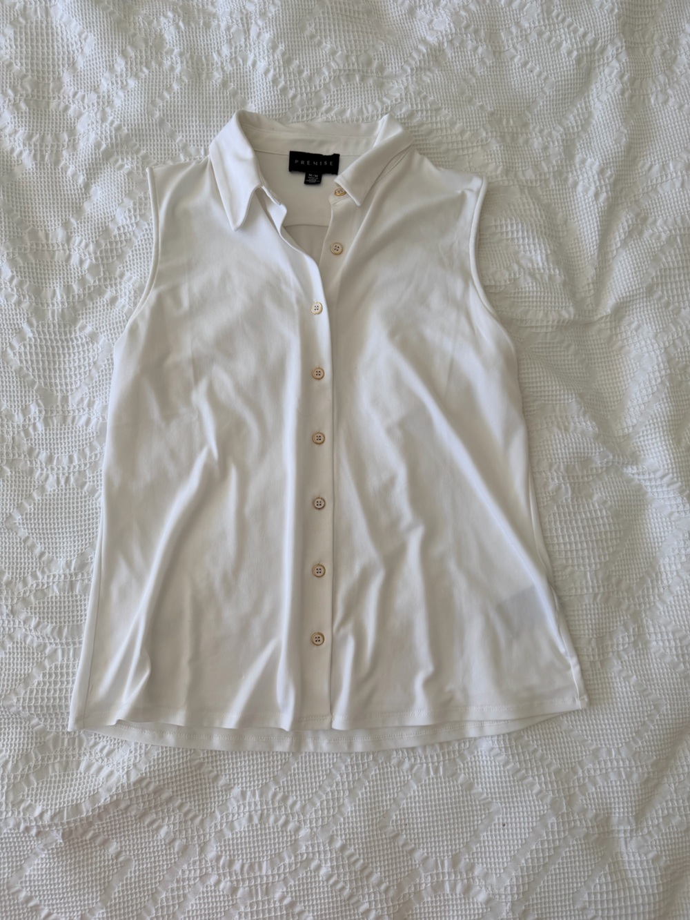 Premise Women’s White Short-Sleeve Button-Down Shirt